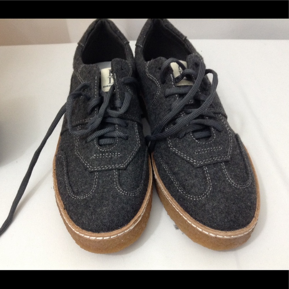 NWOT⬇️ Wool blend  sneakers💥